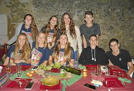 Have a great time with this innovative mechanic and compete to be the best! Sopar A La Fresca En Binissalem