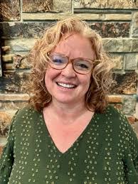 Elise Malone's Instagram, Twitter & Facebook