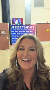 A little behind the scenes before I kick off the Tuesday night @opry!  Listen in