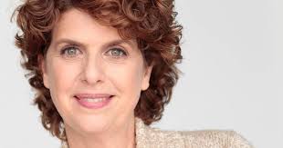 Rising Star Deb Snyder: “You don't have to be a hot mess to be talented”