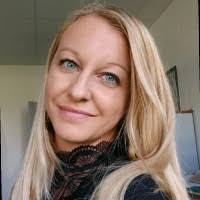 Nicole Lechner's Instagram, Twitter & Facebook