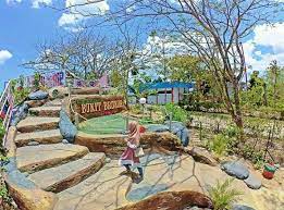 Bukit cinta merupakan salah satu wisata yang ada di pamekasan, menyuguhkan bukit yang berbentuk hati dan dilengkapi dengan memberikan informasi terbaru mengenai objek wisata, terkait dengan alamat lokasi, harga tiket masuk 2021, daftar harga. 22 Tempat Wisata Di Pamekasan Madura Paling Hits Yang Wajib Dikunjungi