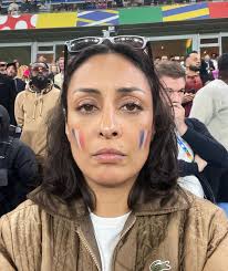 Quelle joie ! En route vers la demi-finale ! Vive les bleus ! 💙🤍❤️ Merci  à toi Bradley Barcola @bradley_dls et bravo pour ce 1er tir au but !! Photo  2 :