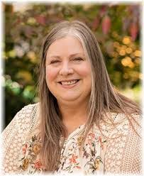 Beatrice Artis's Instagram, Twitter & Facebook