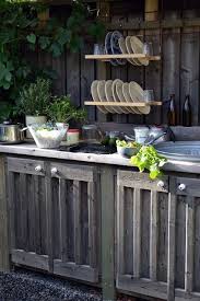 Pin Von Roesler Auf Cuisineexterieure Design Fur Aussenkuche Garten Kuche Kuchen Rustikal