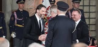 Hrubeš se k celé kauze prý dlouhé dva roky nevyjadřoval jen proto, že zastával funkce, ve kterých by nebylo vhodné se ke. Jaromiru Jagrovi Dosla Trpelivost Vy Exredaktore Ct Nemate Pravo Nikoho Soudit Parlamentnilisty Cz Politika Ze Vsech Stran