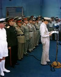 Perry S Flag Gen Macarthur Is Speaking On The Battleship Missouri In Tokyo Bay Sept 2 1945 This Is Japan S Unconditio Japan Surrenders Japan Uss Missouri