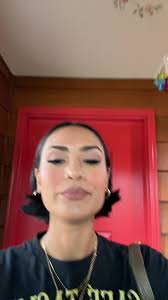 Cute White Shirt Outfit Ideas for Latina Girls