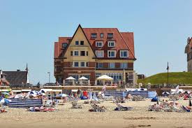 De haan strand de haan ist ein hübsches kleines dorf mit blick auf die nordsee in belgien. Beach Hotel Auberge Des Rois De Haan Updated 2021 Prices