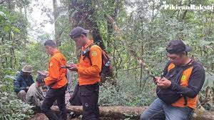 Tim SAR Kerahkan Drone Cari Dua Pendaki Hilang di Lembang ...