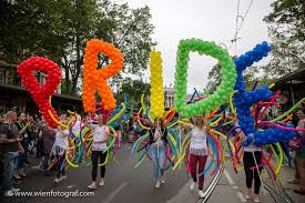Seit ihrer ersten durchführung im jahr 1996 hat sich die regenbogenparade. Regenbogenparade Wien 2017 Fotograf Wien Photographer Vienna