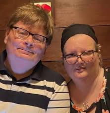 Other than mashed potatoes and gravy, what goes well with meatloaf?