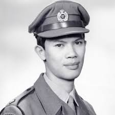 达里尔·洛蔡——从蔗农后代到澳洲首位华裔将军- ABC News