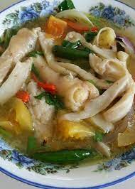 Celur sawi dan juga bihun. Resepi Sup Kaki Ayam Ala Cina