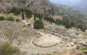 Зрозуміла сьогоденна зацікавленість офіційними нагородами, які одержували чемпіони олімпійських ігор у стародавній греції. Teatr Misterij Davnoyi Greciyi Idealist