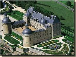 chateau hautefort ever after castle d castle french castles castle estate