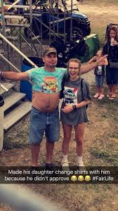 This Dad Saw His Daughter At Our Local Fair And Didn T Like What She Was Wearing Dad Jokes Funny Dad Humor Funny