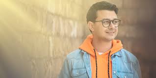 Dan sakit yang dirasakan oleh si wanita semakin menjadi jadi saat menyaksinya kekasihnya menikah dengan orang lain. Siapa Mostafa Atef Pria Yang Lagu Cover Aisyah Versi Ramadan Trending Di Youtube Merdeka Com