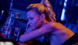 Carey mulligan, adam brody, sam richardson and sensational film made in united states. Promising Young Woman Bitterboser Rachefilm Kommt Diesen Juni Ins Kino Blairwitch De