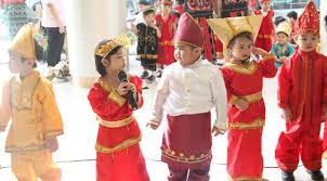 Lihat ide lainnya tentang anak laki, anak, fotografi anak. Imutnya Anak Anak Berpakaian Adat Di Hari Kartini Lifestyle Liputan6 Com