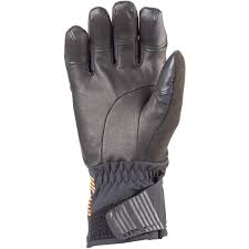 The things you need to notice when you are about to dock is where you intend to tie up, where other boats are, what the wind is doing, and to a lesser extent what the current is doing. Sturmfist 5 Extreme Winter Cycling Gloves 45nrth