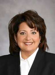 Victoria Knudson's Instagram, Twitter & Facebook