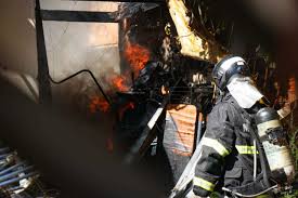 País incêndios há 1 hora. Incendio Em Casa De Acumulador Matou Passarinhos E Danificou Casas Vizinhas Capital Campo Grande News