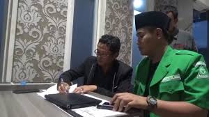 Di sana muafi memaksa abdul halim membuat surat pernyataan, tapi dia tetap ngotot diselesaikan setelah itu banser mendatangi yayasan yang berlokasi di desa kalisat itu. Hujat Banser Di Medsos Pemilik Akun Cinta Zain Dilaporkan Ke Polisi Bagian 1