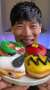 Krispy Kreme x Peanuts collection review #krispykreme #doughnuts #peanuts  #snoopy #charliebrown #eating #foodreview #mukbang