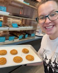 Counters looking beautiful and pumpkin cookies have arrived as well!? 🎃