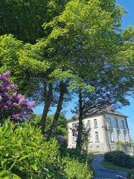 Elles forment donc ensemble le symbole. La Dame Blanche Mythe Ou Realite Cei Le Bigard