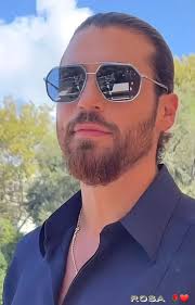 Mini Critical Role animation and "spice" whispering