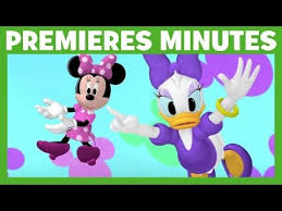 Macha Et Dora Dora Masha Youtube Maison De Mickey Mickey Heros Disney