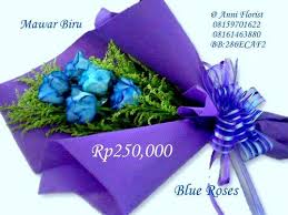 Image result for karangan bunga mawar biru