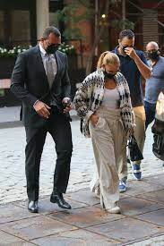 Jennifer lopez performs during the super bowl 2020 halftime show. Jennifer Lopez Alex Rodriguez Out To Dinner In Tribeca September 8 2020 Fashionsizzle