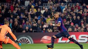 Eight games against barça and two fine goals. Roban La Casa De Boateng Mientras Jugaba Con El Barcelona Ante El Valladolid