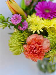 How to make grocery store flowers look good. Grocery Store Flowers From Blah To Beautiful Make Life Lovely