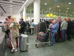 Școlarizarea românilor de pretutindeni în învăţământul superior de stat din românia, pe locuri de studii fără plata taxelor de școlarizare, dar cu bursă candidaţii români de pretutindeni care au fost declaraţi admiși pe locurile cu bursă, fără bursă sau cu taxă, la studii universitare de licență, în. Cifrele AdevÄƒrului DupÄƒ Exodul Masiv Din Romania Ministrul Romanilor De Pretutindeni In Afara GraniÅ£elor Avem 9 7 Milioane De Romani Motivele Pentru Care Au Plecat SÄƒrÄƒcia CorupÅ£ia Lipsa Unui Loc De MuncÄƒ Decent