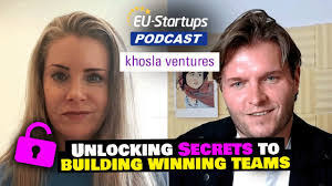 Kelly Kinnard's Instagram, Twitter & Facebook