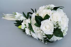 Bridal bouquets can be expensive and fresh flowers don't last more than a few days. Artificial Waterfall Bride Bouquet Ivory Silk Rose Flowers Bouquets Wedding Long Bouquet Cascading Teardrop Holding Flowers By54 Wedding Bouquets Aliexpress