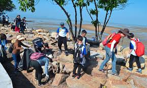 Gotong royong dan solidaritas merupakan dua hal yang saling berkaitan satu sama lain. More Than Just A Gotong Royong The Star