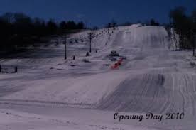 Campgaw mountain is the northernmost ridge of the volcanically formed watchung mountains, straddling the border of franklin lakes, oakland, and mahwah in bergen county, new jersey, united states. Campgaw Mountain In Mahwah New Jersey Kid Friendly Attractions Trekaroo