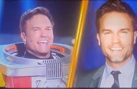 🚨 SPOILER ALERT 🚨 "The Masked Singer" revealed a surprising competitor.