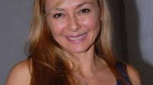 Atriz Marianne Ebert, que fez 'Barriga de Aluguel', morre após longa luta  contra câncer