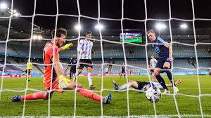 Att det var malmö ff och ifk göteborg som ställde upp sig på varsin planhalva gjorde inte saken sämre. Malmo Ff Home Facebook