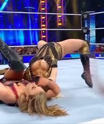 WWE: Im TV zensiert! Busen-Panne beim Wrestling - SPORTMIX - SPORT BILD