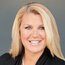 Lori Rianda (@Lrianda)