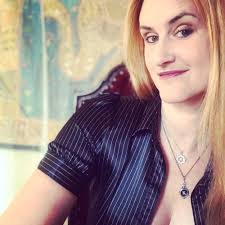 Leslie Dunfee's Instagram, Twitter & Facebook