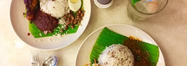 Tucked in the busy area of uptown damansara, village park nasi lemak stands graciously as tucked in the bustling kampung pandan dalam, nasi lemak saleha is quite the talk of the town. Village Park Restaurant Malay Restaurant In Petaling Jaya