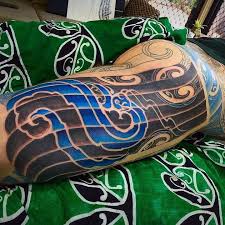 Another Session On This Maori Japanese Fusion Puhoro Thank You Sensei Carl For The Session And For Your Inspiratio Maori Tattoo Designs Maori Art Maori Tattoo